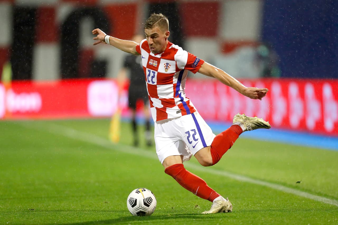 Croacia se recupera después de dos derrotas en la UEFA Nations League y vence a Suecia 2-1. Los goles croatas fueron por parte de Vlasić al 31 y de Kramaric al 84. Por parte de los suecos, Berg descontó al minuto 66.