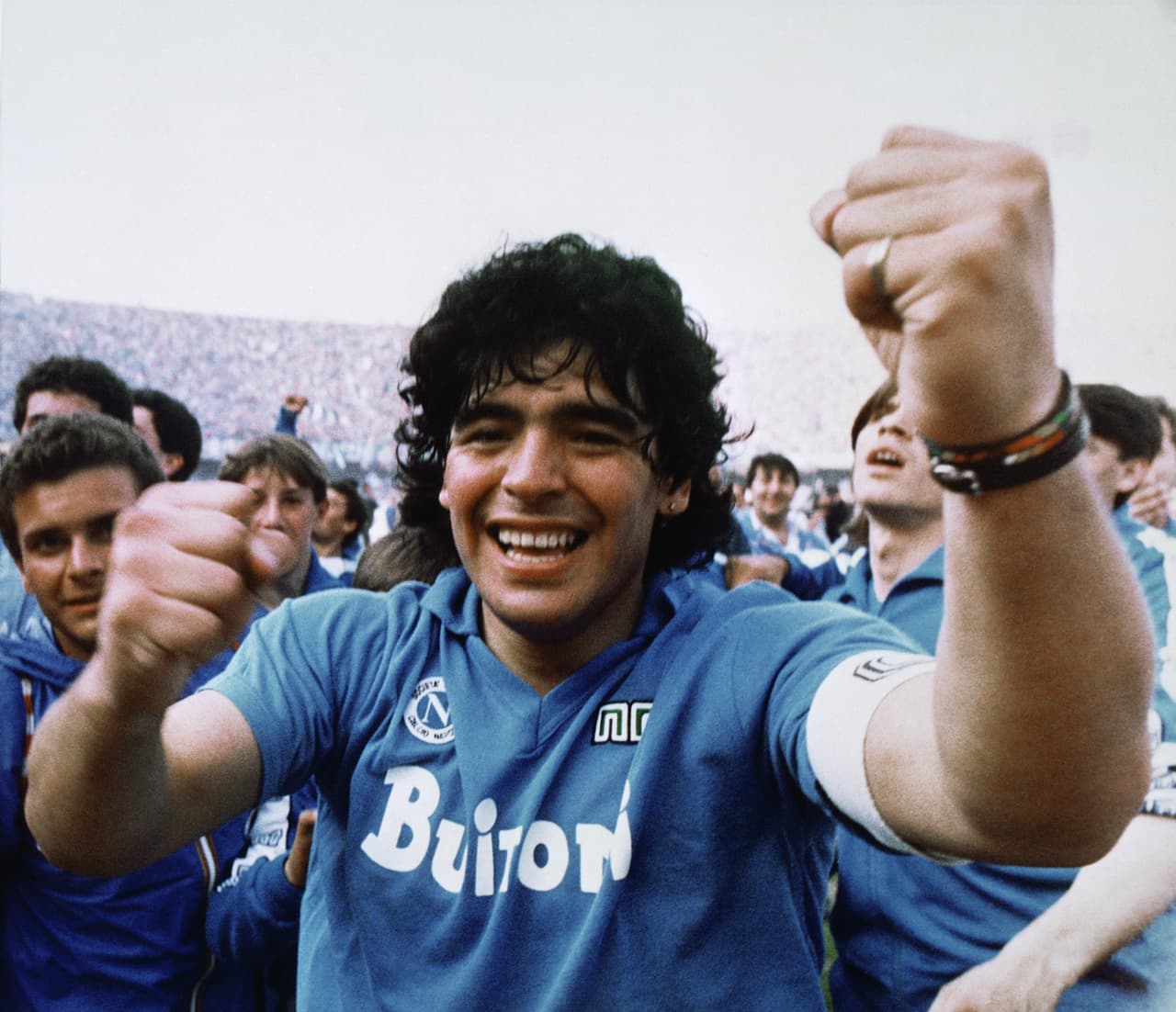 Maradona aún en la actualidad vive de esas cualidades que, de haber sido en el presente mercado, lo habrían hecho uno de los más costosos de la historia.