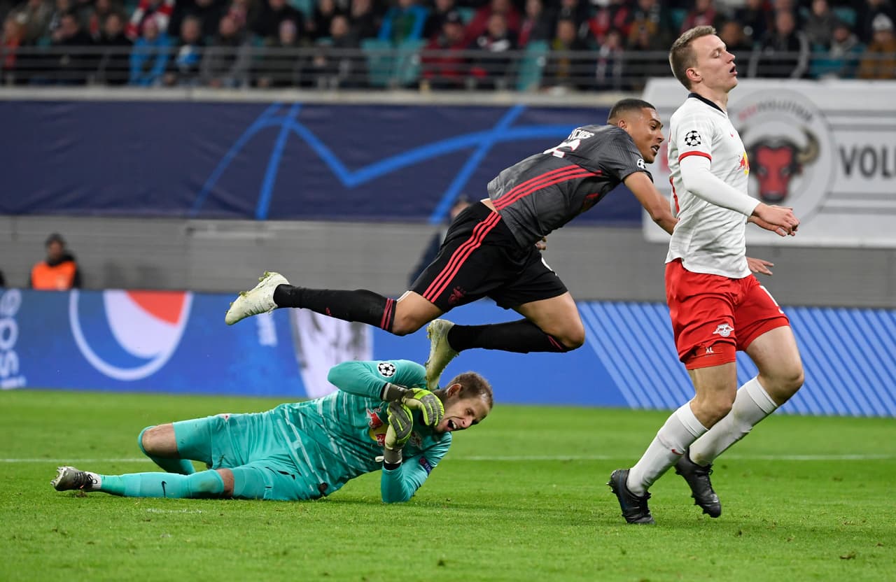 RB Leipzig empata 2-2 con el Benfica; para los visitantes marcaron Pizzi y Vinícius, Forsberg hizo doblete al final del partido para rescatar el empate.