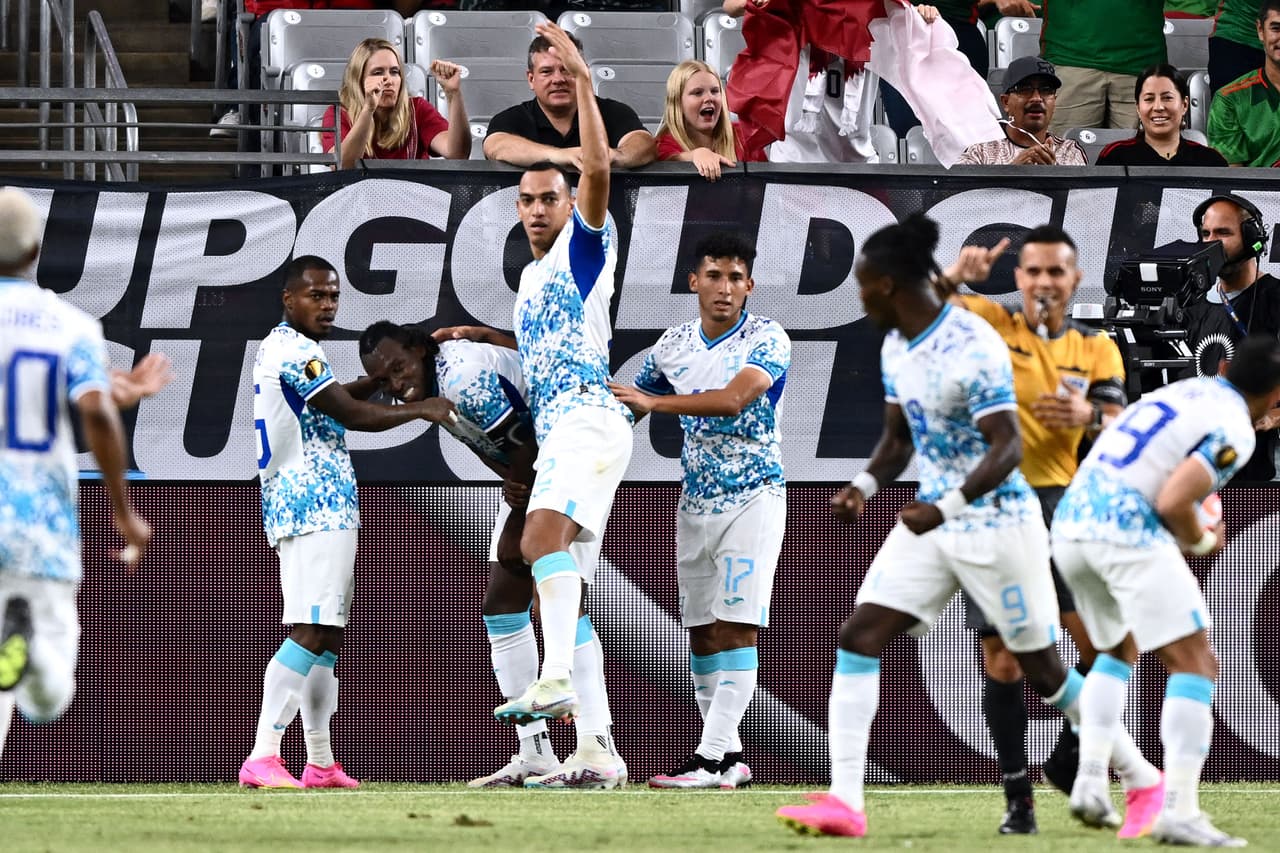 Alberth Elis sufrió una fractura en el brazo izquierdo que le impidió continuar en la Copa Oro con Honduras.