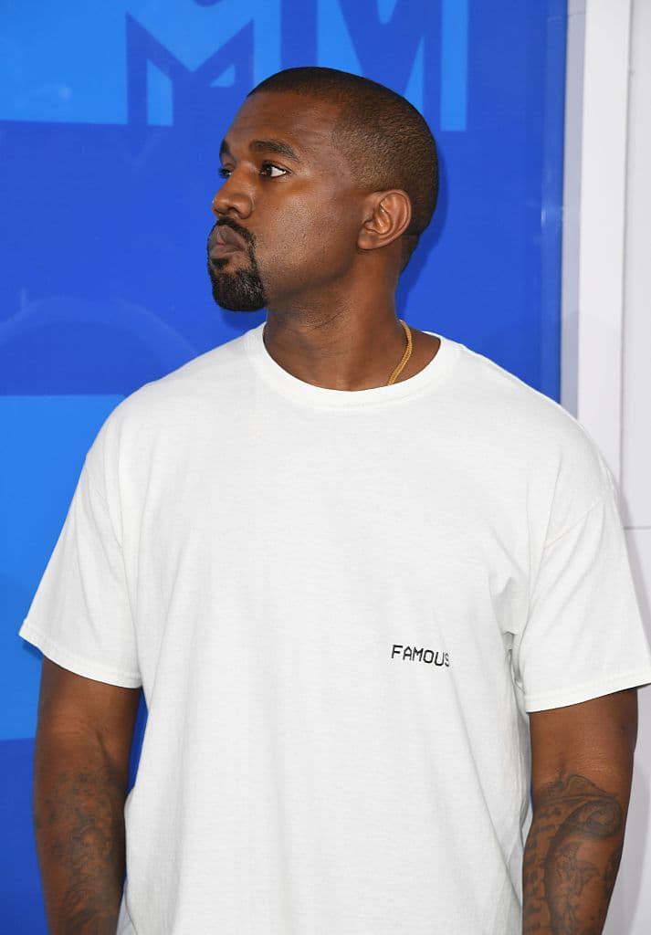 Pero el 10 de diciembre, Kardashian presenta documentos que la harán legalmente soltera.