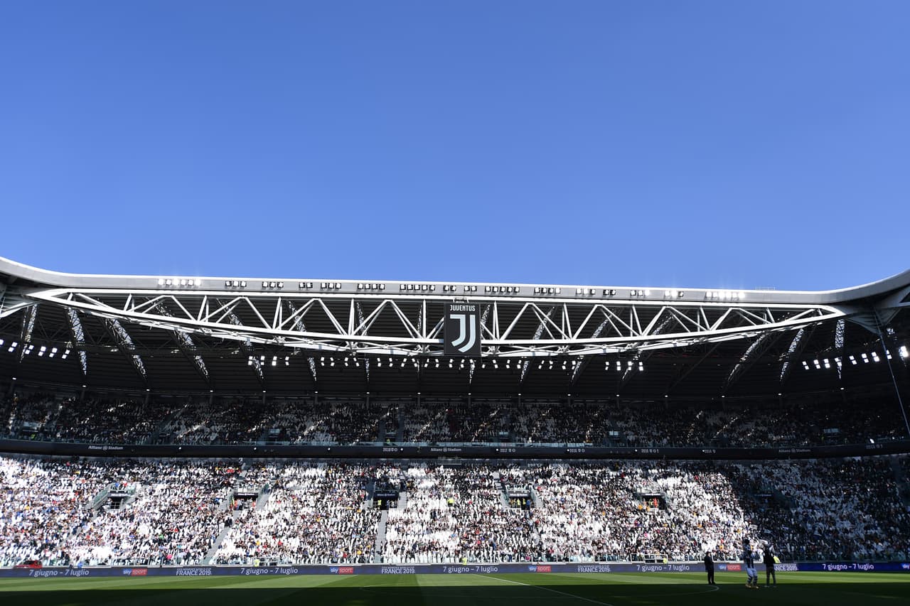 El equipo femenino de Juventus jugó su primer partido en el Allianz Stadium, donde convocó 39 mil fanáticos que vieron su triunfo 1-0 sobre Fiorentina. Así quedaron cuatro puntos arriba del segundo lugar a falta de tres fechas del cierre del torneo.