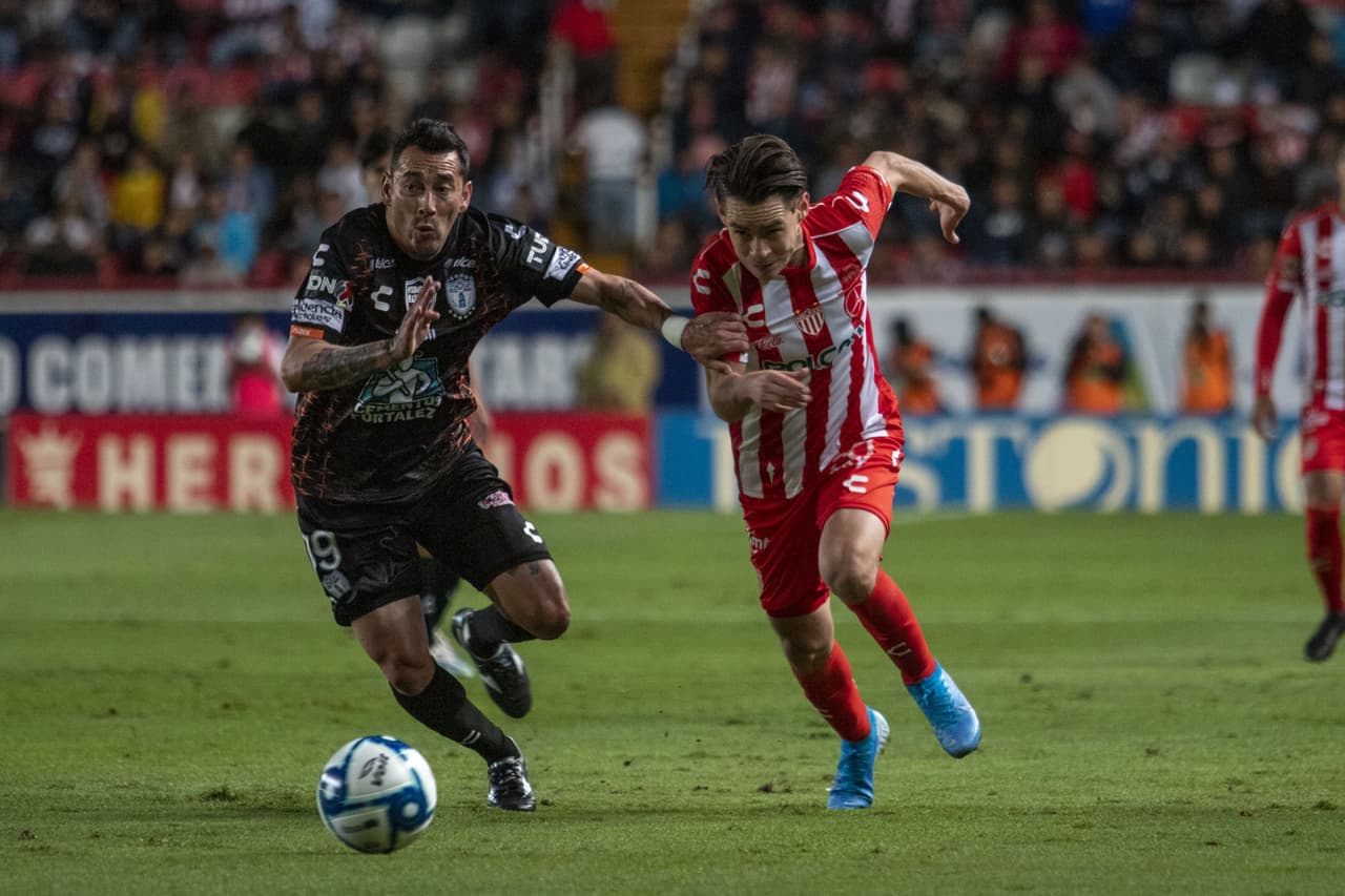 Con anotaciones de Román Ibarra y Franco Jara, los hidalguenses vencieron a Necaxa en el Estadio Victoria.