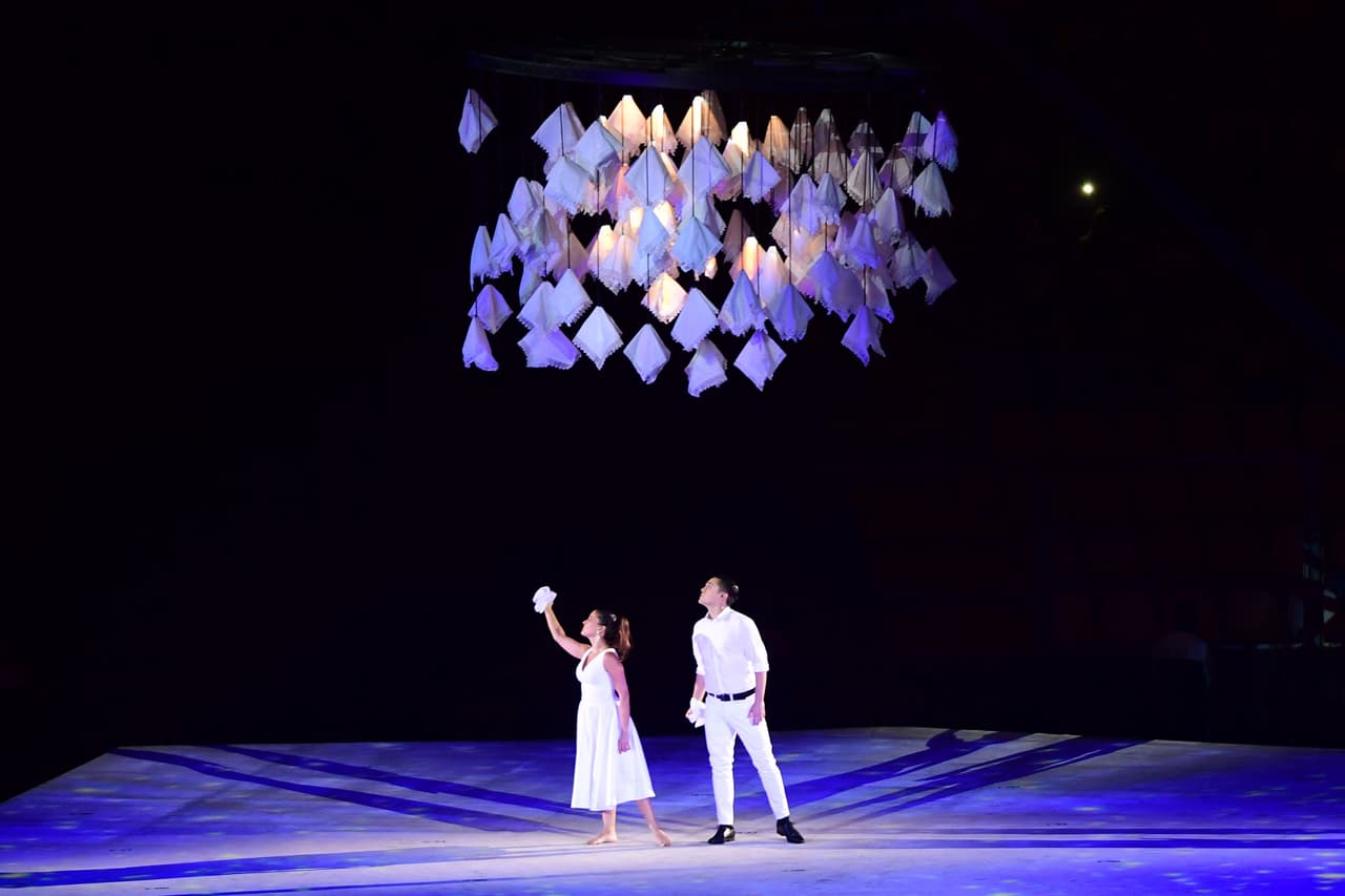Armonía, colores, elegancia, tres características de la Ceremonia de Clausura.