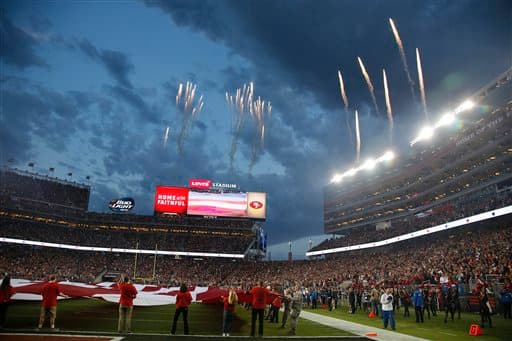 Con muchas dificultades los SF 49ers cerraron la primera jornada de la NFL ganando a los MIN Vikings 20-3. Checa las mejores tomas del duelo.