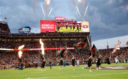 Con muchas dificultades los SF 49ers cerraron la primera jornada de la NFL ganando a los MIN Vikings 20-3. Checa las mejores tomas del duelo.