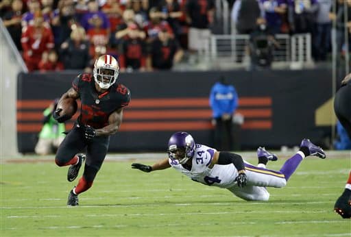 Con muchas dificultades los SF 49ers cerraron la primera jornada de la NFL ganando a los MIN Vikings 20-3. Checa las mejores tomas del duelo.