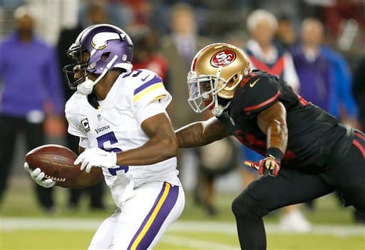 Con muchas dificultades los SF 49ers cerraron la primera jornada de la NFL ganando a los MIN Vikings 20-3. Checa las mejores tomas del duelo.