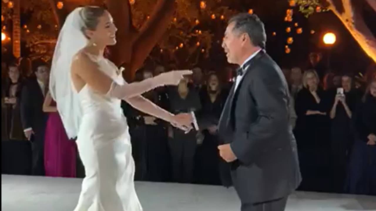 ‘El Maestro’ Galindo presume baile en la boda de su hija