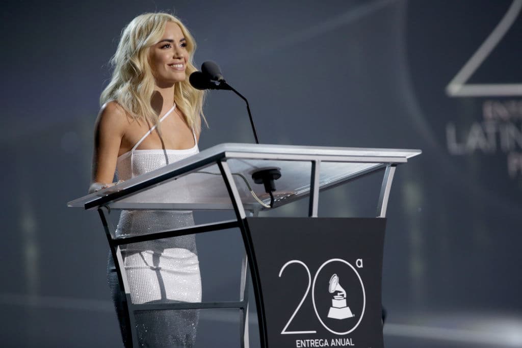 “A mí me apasiona todo lo que tiene que ver con la expresión y el arte. Desde la música, desde la actuación, la dirección, la moda…” Comentó en entrevista.