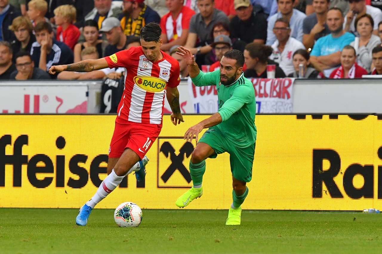 Este sistema favorece a los laterales blancos y Carvajal apareció muchas veces en el lado débil en la zona de extremo y ensanchó el campo.