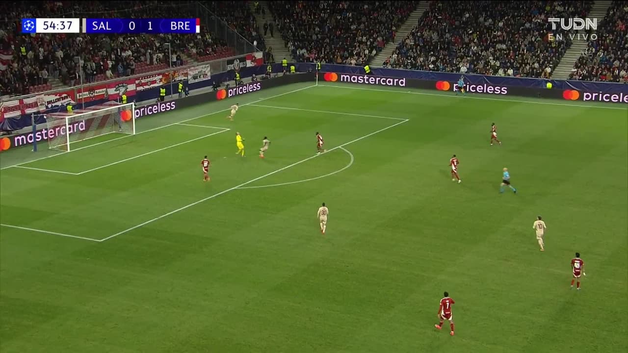 ¡TIRO ATAJADO! disparo por Oscar Gloukh.