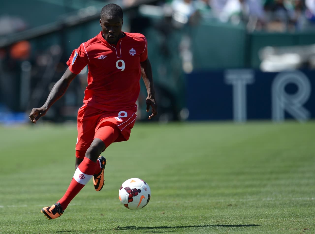 Canadá toma cómoda ventaja contra Belice