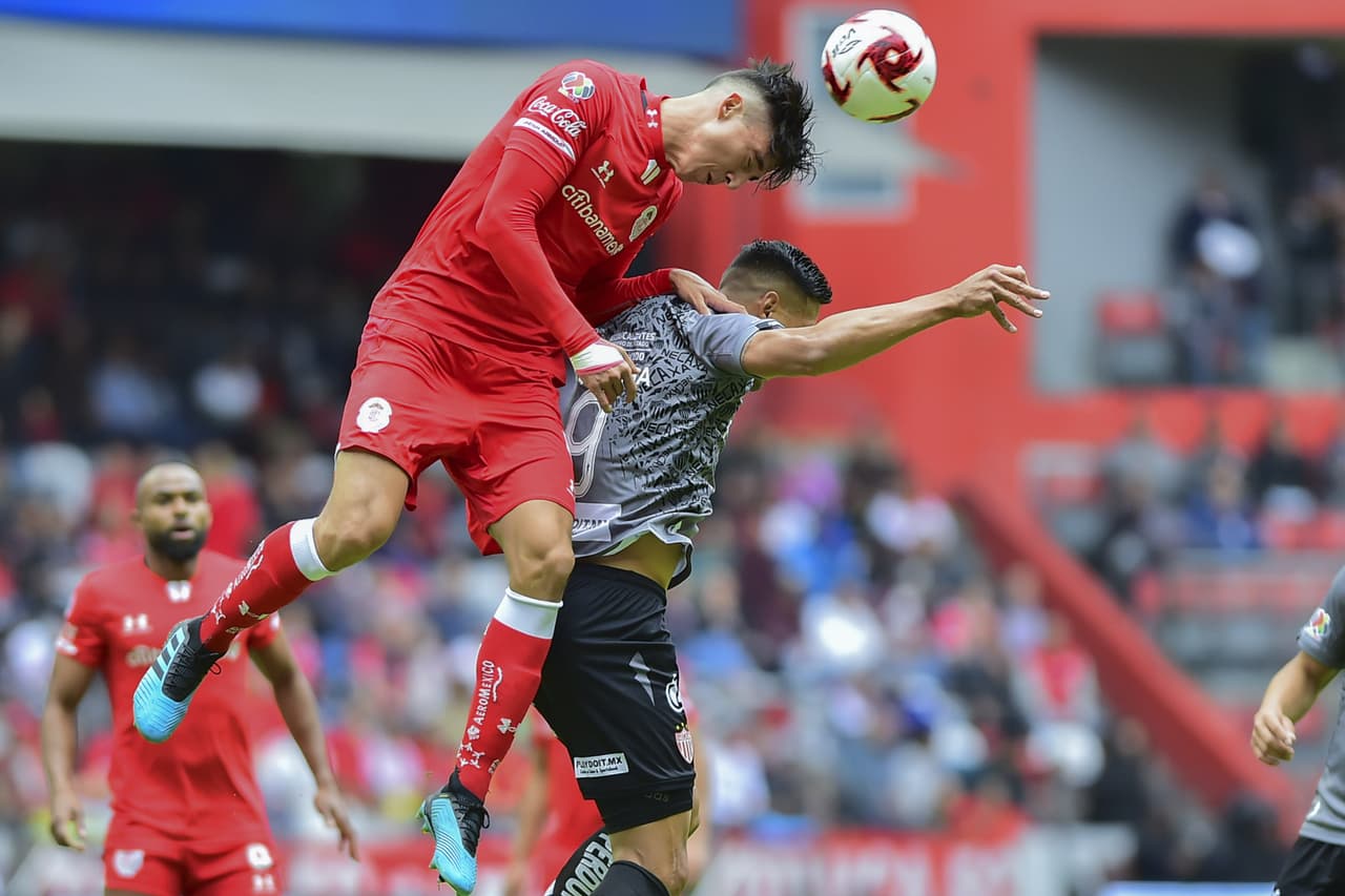 En un partido de volteretas, el Necaxa derrota a domicilio al Toluca 2-3 en un juego entretenido con gol de penal de Mauro Quiroga en el tiempo agregado.