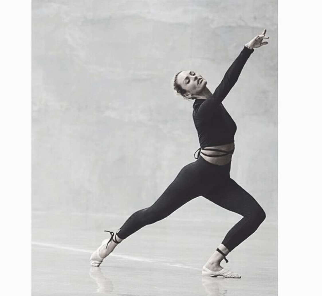 Además de hacer trabajo de gimanasio, la exitosa modelo ha practicado ballet.