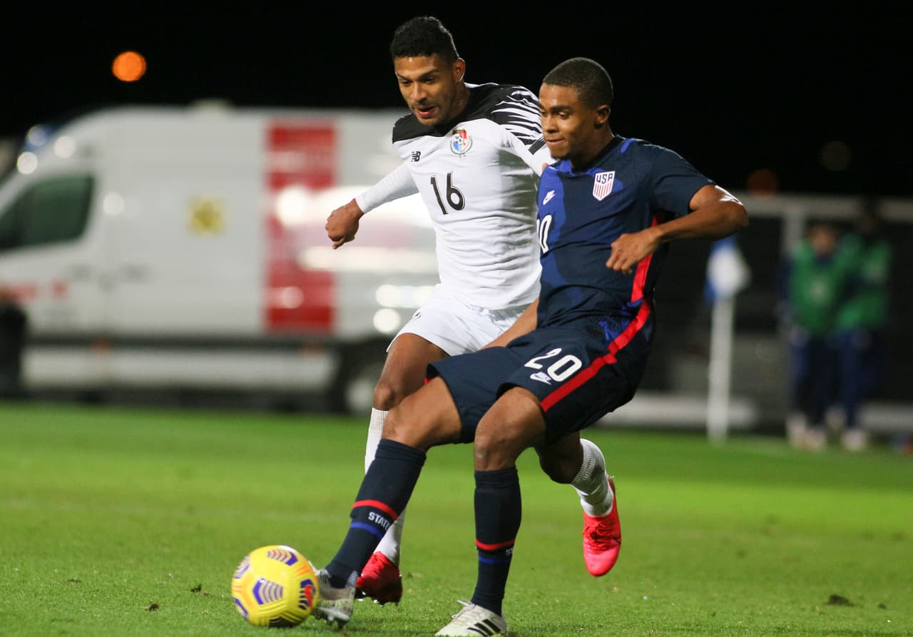 Estados Unidos se impone ante Panamá 6-2 en partido internacional amistoso FIFA. Gio Reyna se encargó de abrir marcador para la escuadra de las barras y las estrellas, posteriormente cayó el doblete de Nicholas Giaocchini, mientras que Sebastián Lletget sum´o uno más y Sebastián Soto otro par. José Fajardo marcó dos goles para los panameños,
