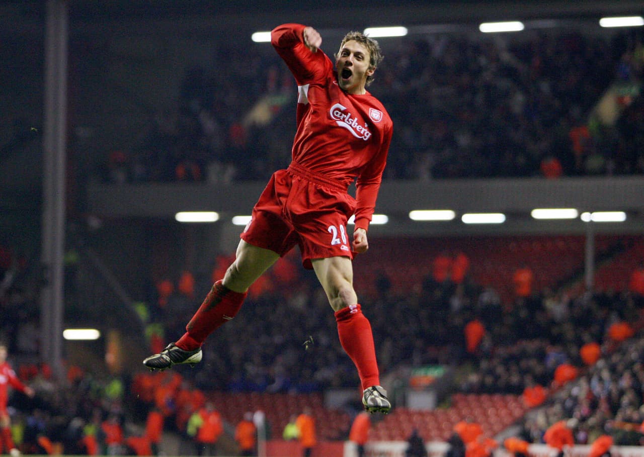 Stephen Warnock (Inglaterra) - Larga carrera ha tenido el jugador desde que se fue del Liverpool. Blackburn Rovers, Aston Villa, Bolton, Leeds, Derby County y Wigan, donde se encuentra ahora, han sido sus equipos desde entonces. Era suplente en el plantel campeón de Champions League.