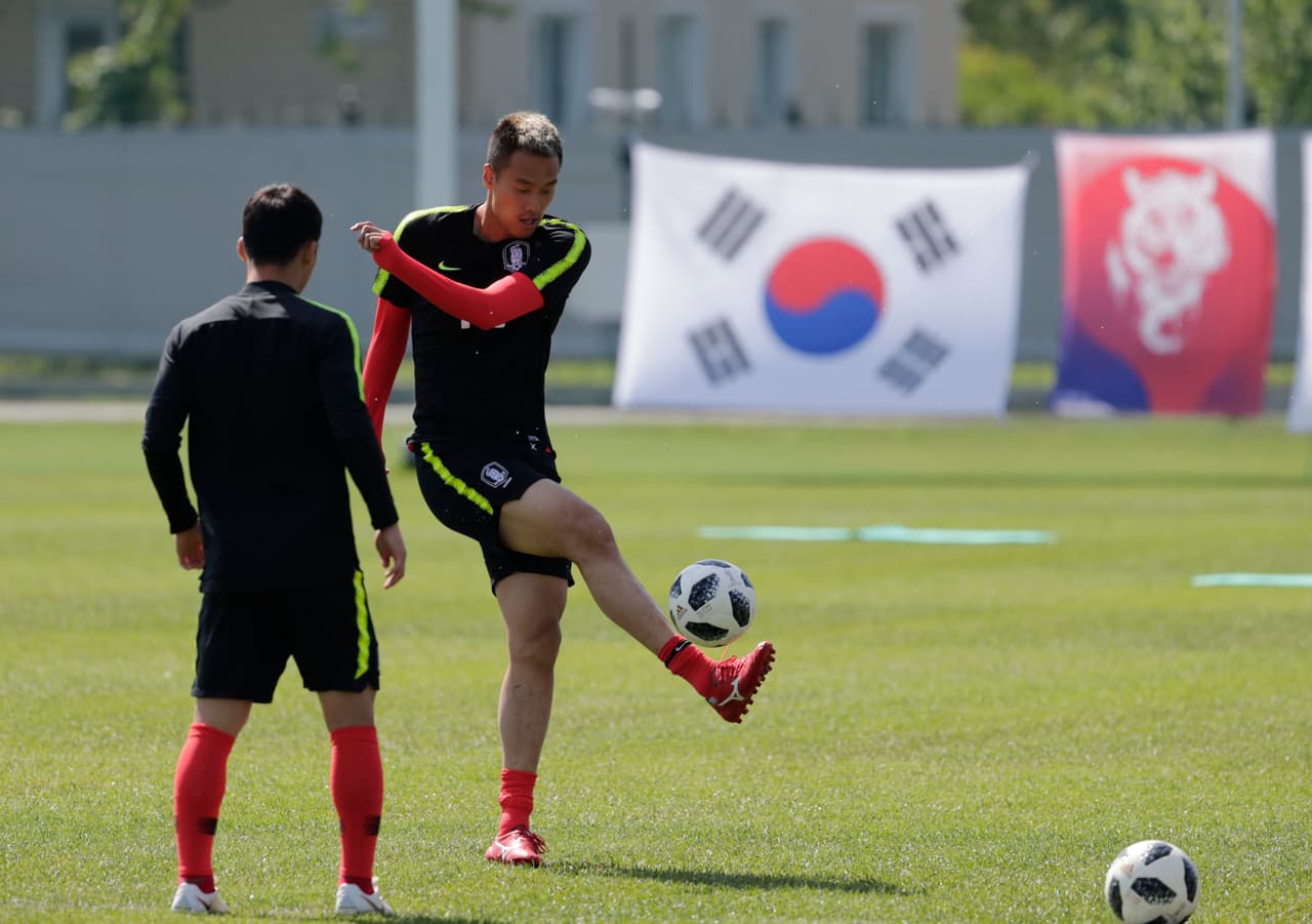 El delantero de 30 años Kim Shin-wook, uno de los que cuenta con más convocatorias por Corea del Sur, es uno de los jugadores referente de su selección.