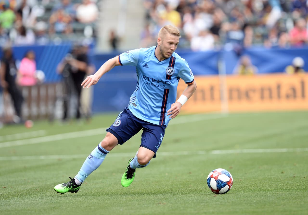 Más extremo que marcador de punta, el sueco Anton Tinnerholm es una de las piezas fundamentales de un renacido NYCFC que extiende su invicto en MLS.
