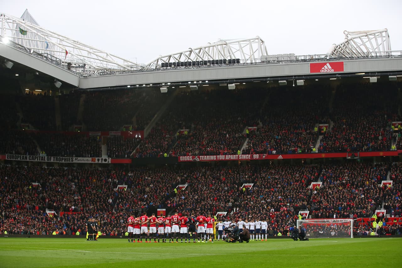 Al inicio, un minuto de silencio por todos quienes dieron su vida en los distintos conflictos en los que el Reino Unido participó.