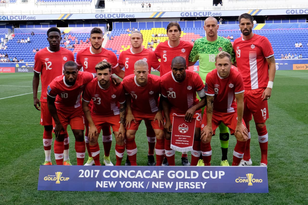 Y con este XI salió al campo del Red Bull Arena: Borjan; Bernier, Vitoria, Jakovic, De Jong; Alphonso, Petrasso, Arfield, Piette; Cavallini, Hoilett.