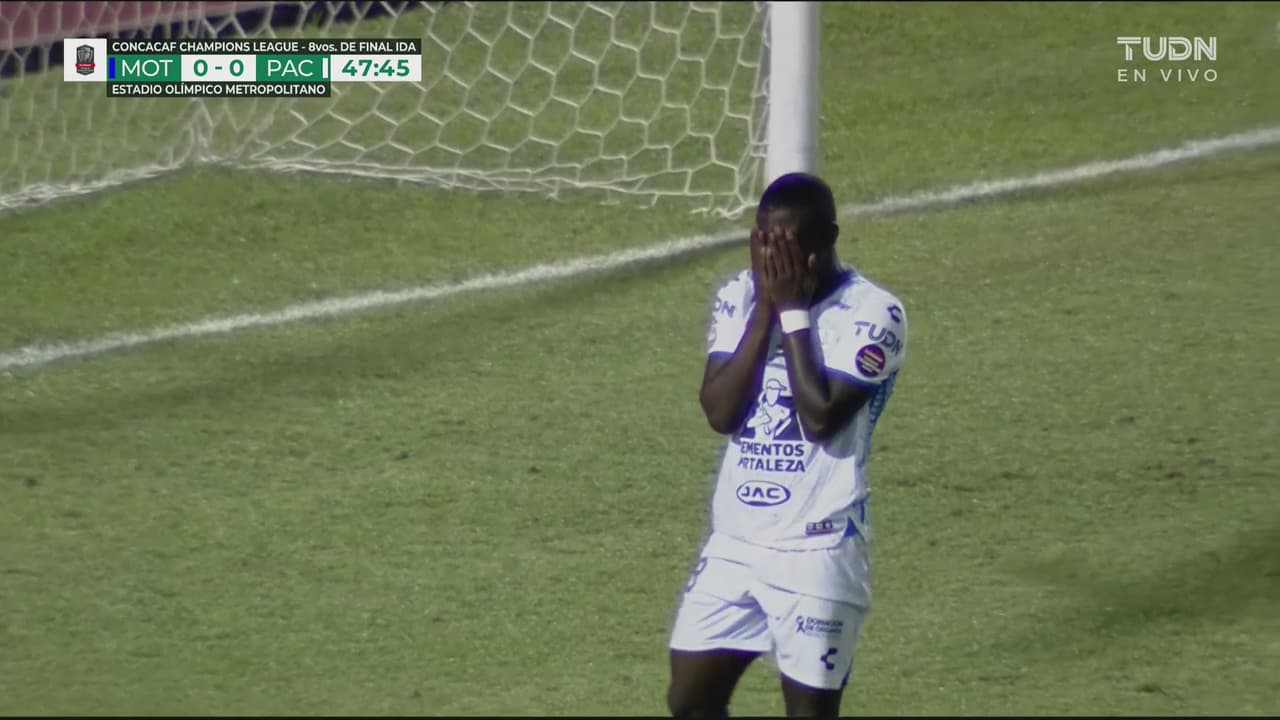 ¡Terrible definición! Hinestroza se pierde el 0-1 del Pachuca