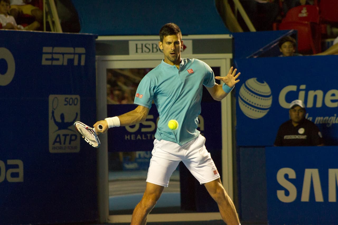 Nick Kyrgios eliminó al favorito del Abierto Mexicano, el serbio Novak Djokovic, número dos en la siembra de la ATP. El australiano dio una demostración de potencia y precisión con su saque que se tradujo en 25 aces para acceder a las Semifinales.