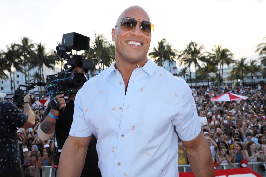 El filme ya ha iniciado sus grabaciones y Dwayne Johnson confirmó que él le dará vida a Black Adam.
<br>