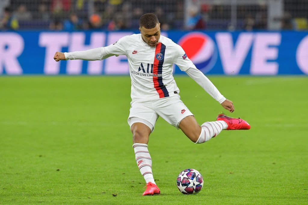 Hakimi, en el minuto 86, también se aproxima al área, sin embargo no logra convertir su tiro en gol.