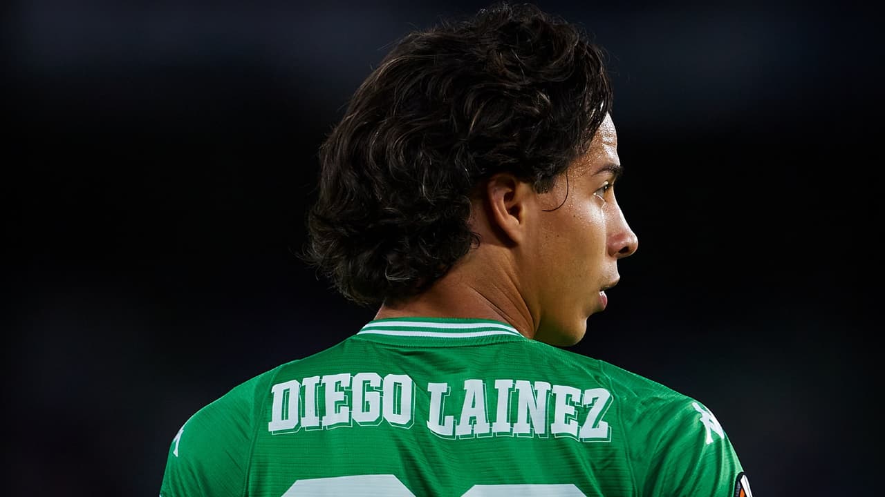 Diego Lainez sigue sin participar en la pretemporada del Real Betis.