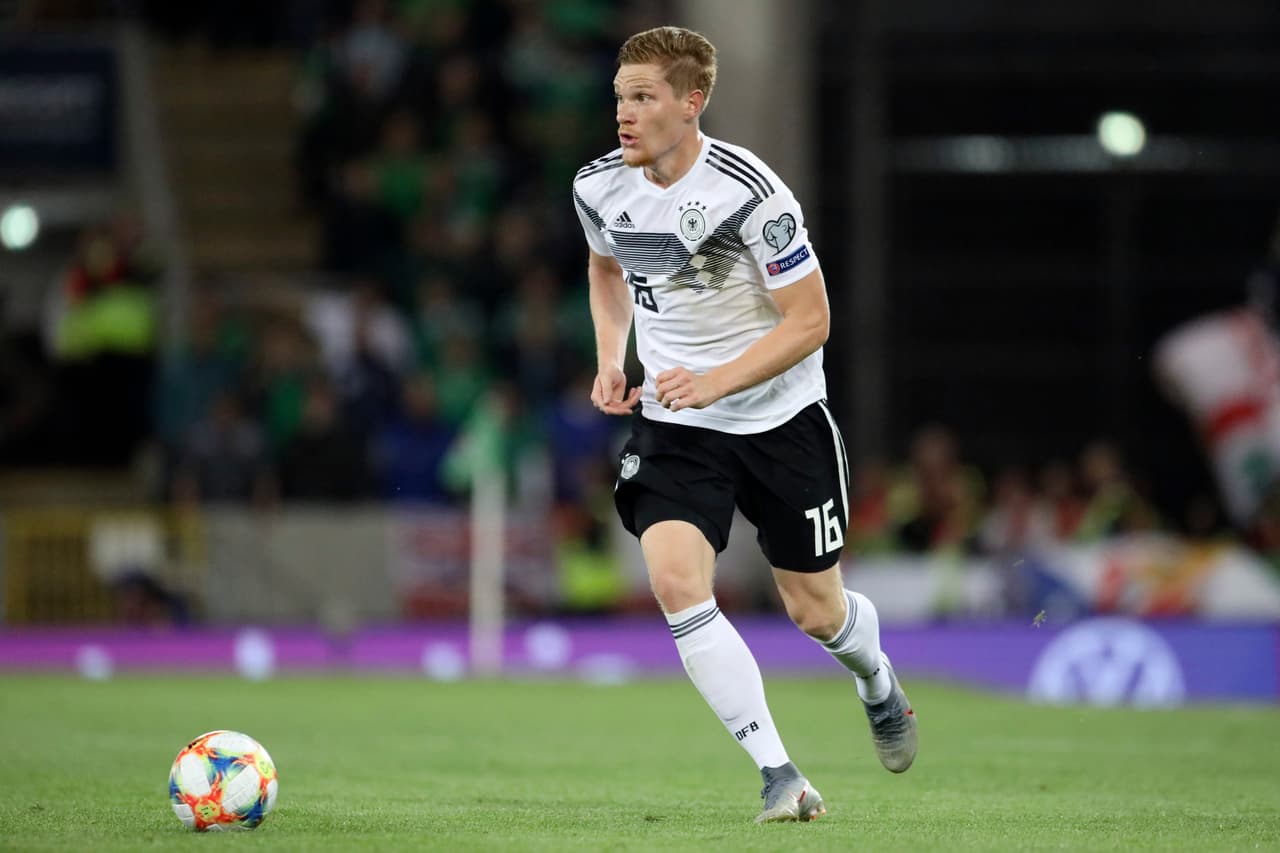 Marcel Halstenberg, uno de los protagonistas de la noche, tanto por su gol como por su aporte a la defensiva.