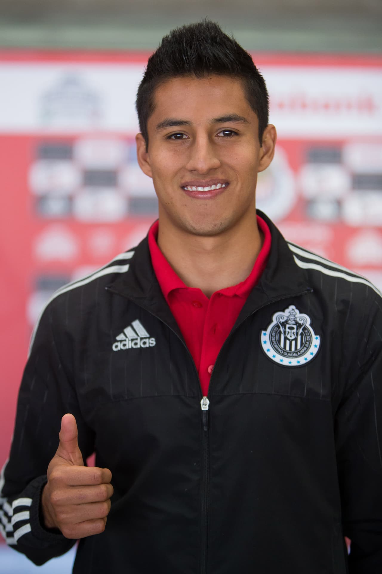 MEDIOS - Carlos Cisneros, Chivas.- El mexicano ha sido una pieza constante en el cuadro de Matías Almeyda, sus participaciones lo han llevado a sumar 38 puntos, mientras que su valor es de $4.1 millones.