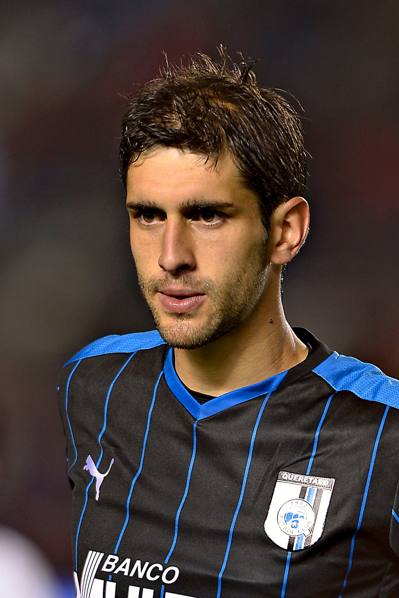 DEFENSAS - Juan Forlín, Querétaro.- El defendor de los Gallos Blancos suma hasta el momento 27 puntos, casi la mitad de lo que un defensor promedio tiene, pero su costo es demasiado accesible, ya que su valor en el Univision Deportes Fantasy es de $3.2 millones.