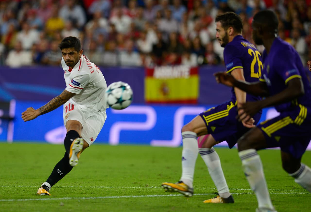 Sevilla debe ganar en su visita a Maribor y será líder si Liverpool no vence. Un empate lo pone en octavos si Spartak no se impone en Inglaterra.