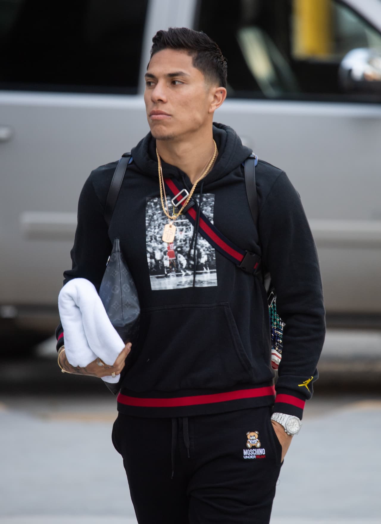 La
<a href="https://www.univision.com/deportes/futbol/liga-mx/en-fotos-asi-fue-la-recepcion-a-carlos-salcedo-a-monterrey-para-unirse-a-tigres-uanl-fotos" target="_blank">llegada de Salcedo a Monterrey causó revuelo</a> y en su ingreso a las instalaciones del club, aunque más tranquilo, también fue referente de los hinchas.