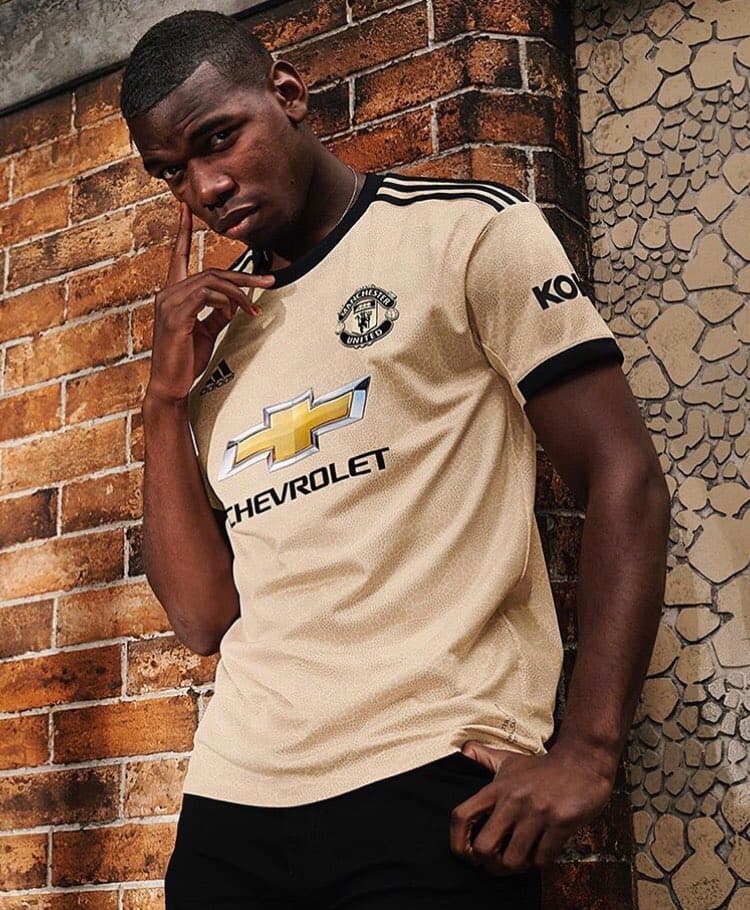 El distrito artístico de Manchester, el Northern Quarter, ha sido la inspiración de esta playera alternativa de los Diablos Rojos para la nueva temporada. El diseño de la prenda cuenta con los mosaicos característicos de esa zona de la ciudad y rompe con los colores tradiciones del Manchester United.