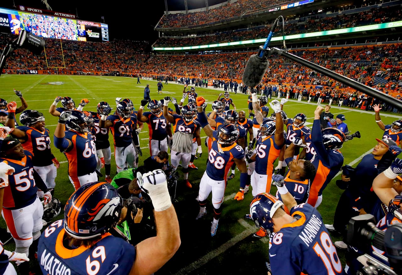 Los Broncos y Peyton Manning brillaron en Lunes por la Noche al derrotar a los Packers 29-10 y así mantenerse invictos. Checa las mejores tomas de este duelo.