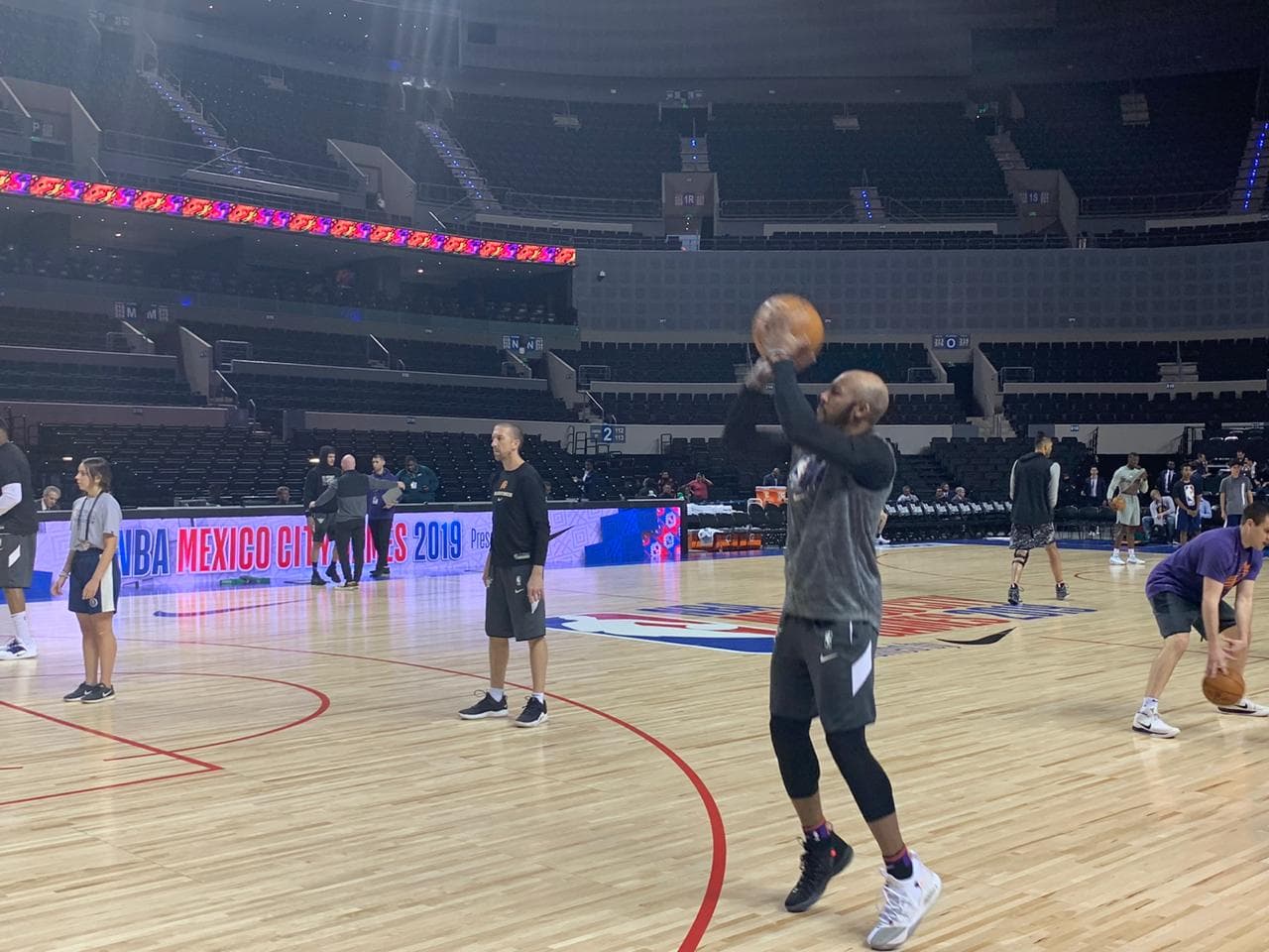 El Arena Ciudad de México esta listo para albergar el duelo de la NBA entre Spurs y Suns.