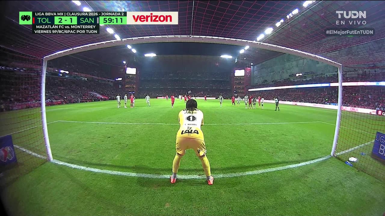 ¡GOL!  anota para Toluca. Helinho