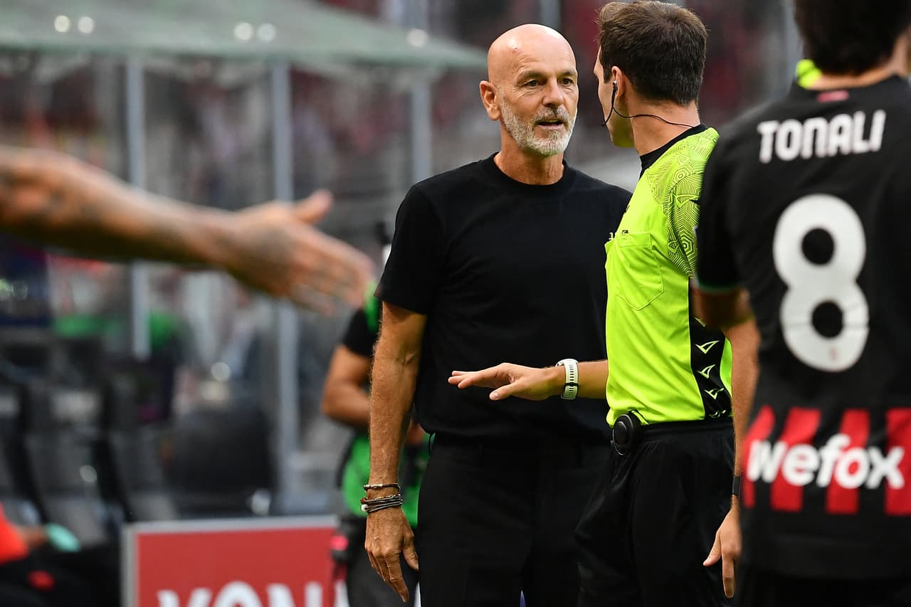 Se vivió con una pasión intensa desde los banquillos y hasta el árbitro tuvo que calmar los ánimos. 
<br>