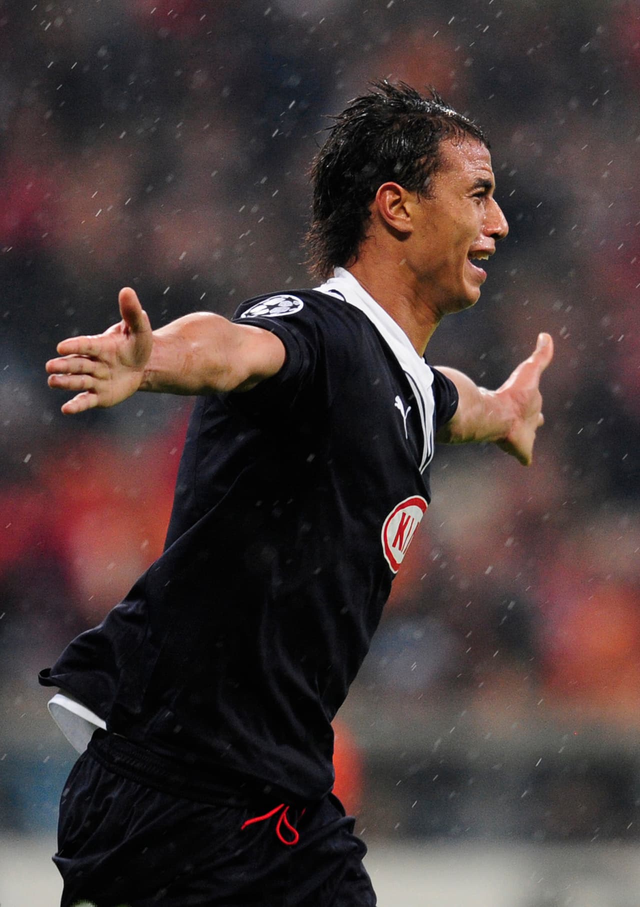 El goleador marroquí Maroune Chamakh ayudó al título del Burdeos de Laurent Blanc en Francia en 2009. Arsene Wenger lo llevó a la Premier League donde fue quedándose en el olvido.