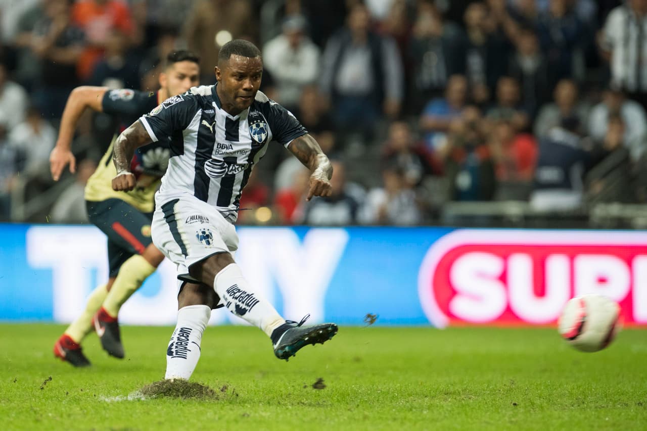 Dorlan Pabón fue el encargado de cobrarlo y su disparo fue detenido por Oscar Jiménez, quien defendió el marco del conjunto capitalino.