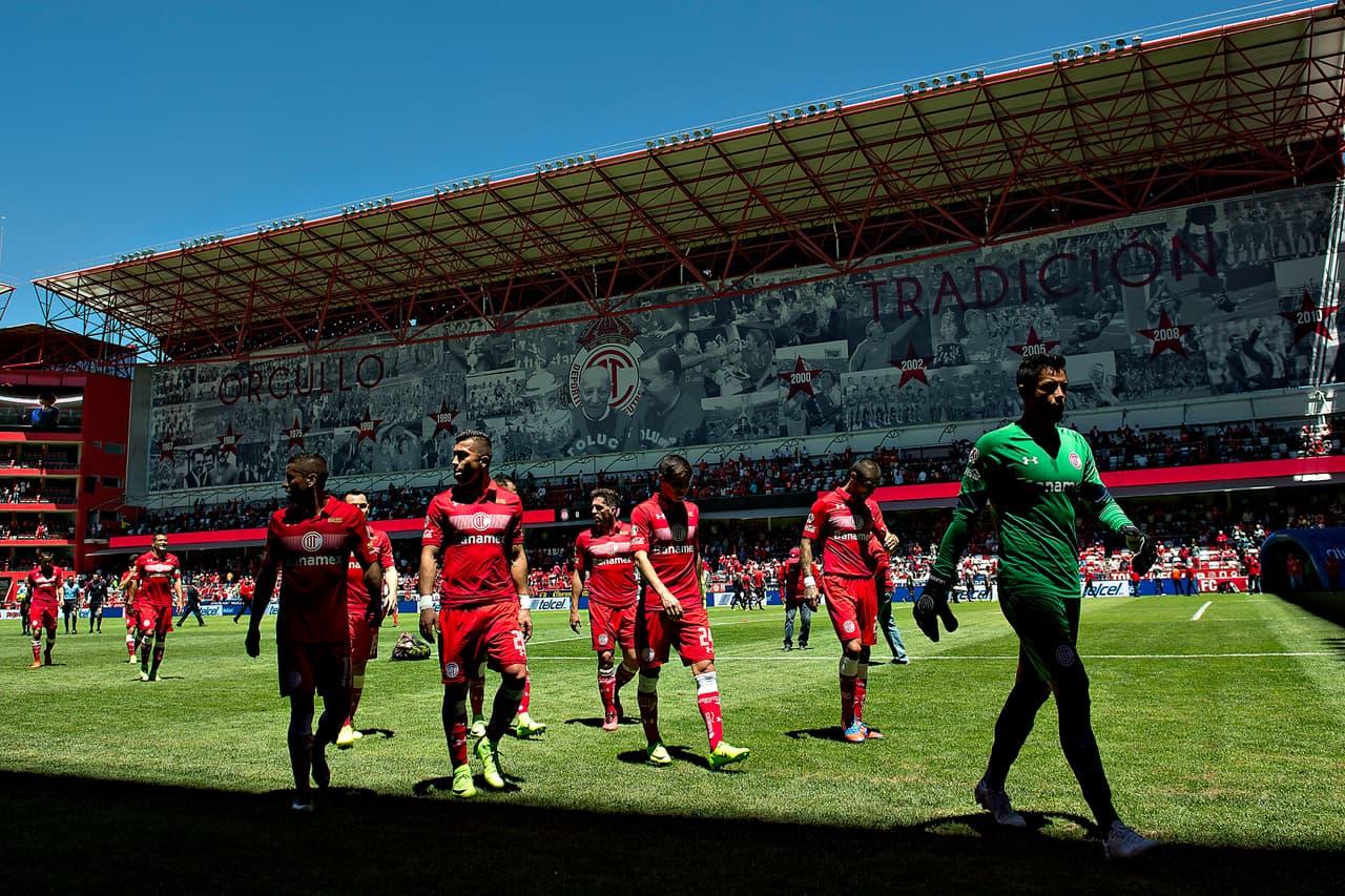 Conocido como 'La Bombonera', el estadio Nemesio Díez de Toluca puede albergar 30 mil espectadores y quedaría descartado por su poca capacidad.