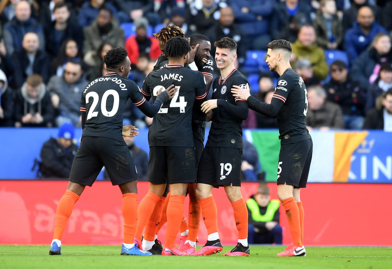 Rüdiger (46’, 71’) abrió y cerró el marcador. Barnes (54’) y Chilwell (64’) marcaron para los locales. Los de Lampard cierran la J25 con 41 unidades y los dirigidos por Brendan Rodgers acumulan 49.