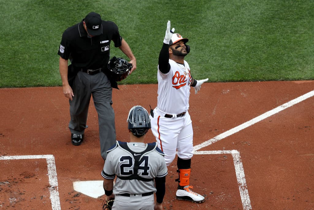 Jonathan Villar pegó palo de vuelta entera en el cierre del primer capítulo para darle tempranera ventaja a los Orioles por 1-0.
