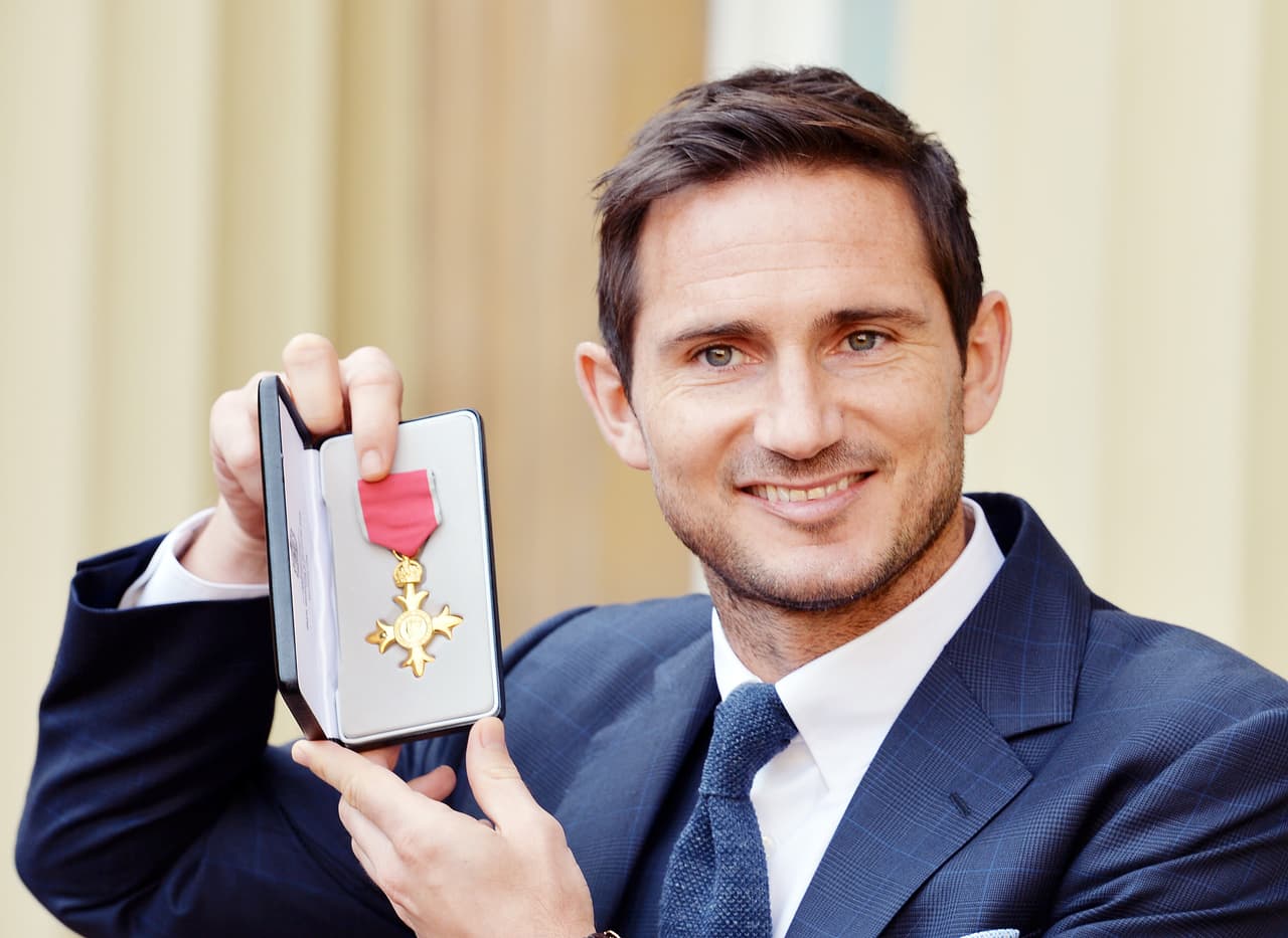 El padre de Lampard tuvo una próspera carrera en Inglaterra, lo que de entrada le dio una estabilidad a Frank Jr., que luego hizo aún más grande el nombre de una familia adinerada desde antes.