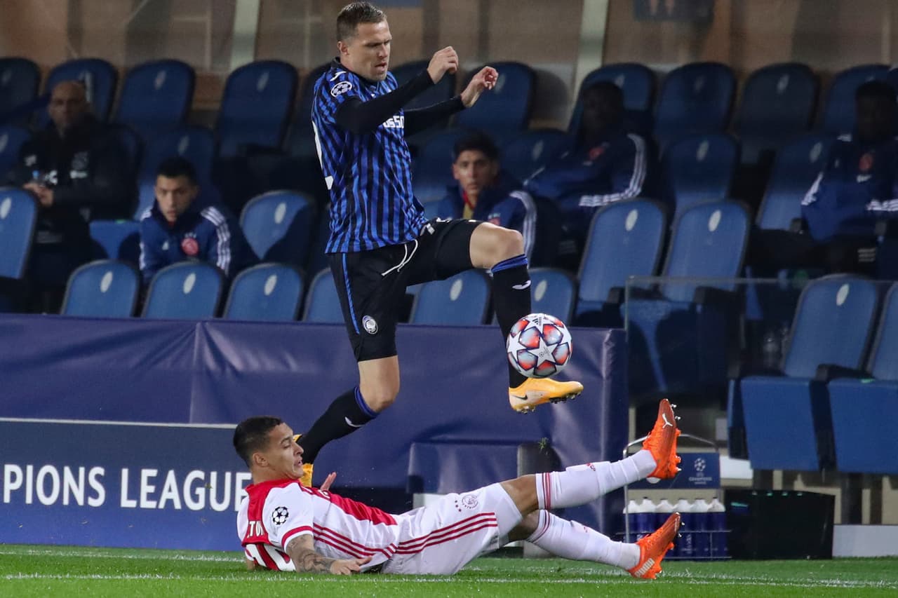 Atalanta 2-2 Ajax | Zapata (54’, 60’) hizo doblete para empatar el encuentro. Por el conjunto neerlandés marcaron Tadic (30’) y Traoré (38’). El cuadro italiano recibirá al Liverpool y Ajax visitará al Midtjylland en la J3.
