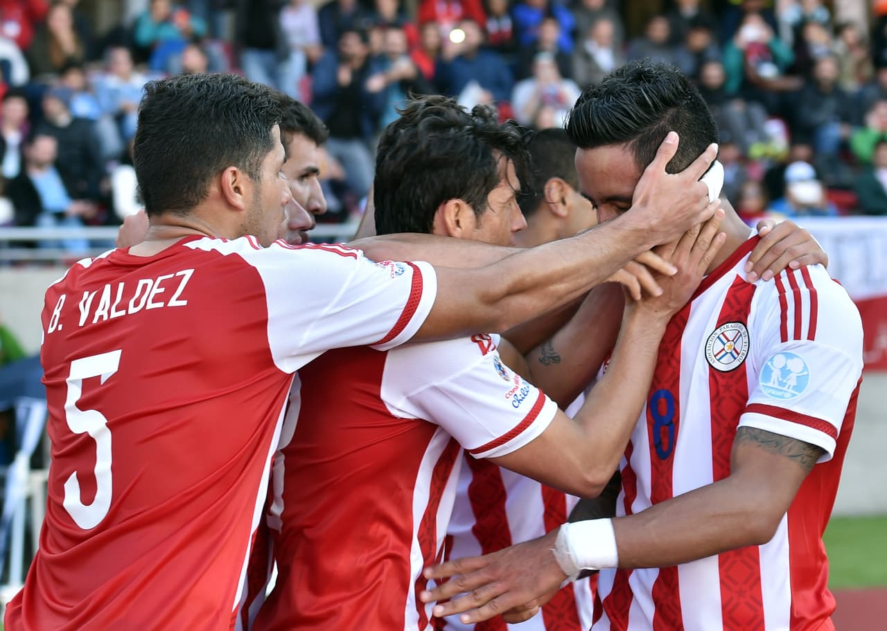 El festejo de los paraguayos no era para menos pues el gol permitía el boleto a la siguiente ronda.