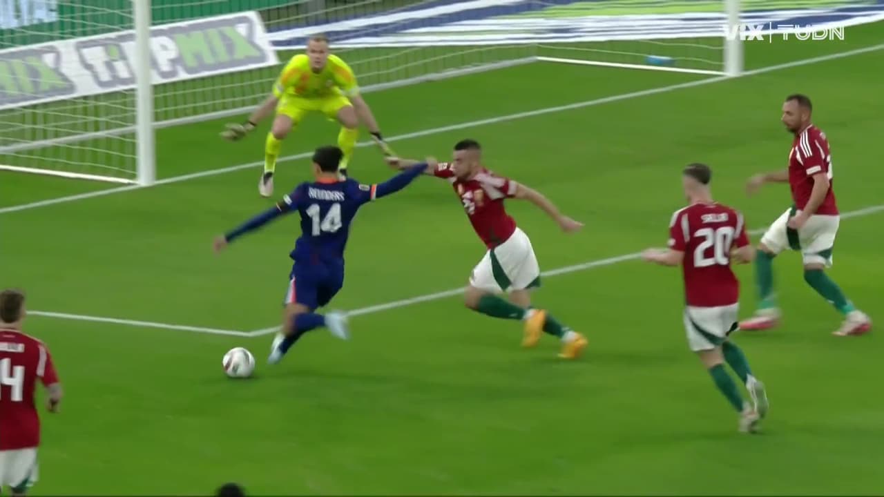 ¡Se resiste el gol! Reijnders dispara demasiado cruzado