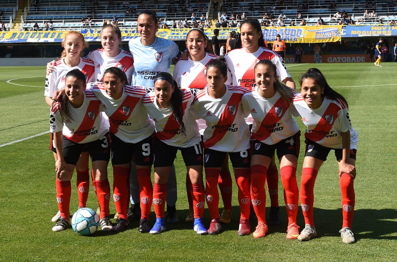 Es el primer Superclásico femenil de la era profesional. Se jugó en "La Bombonera".